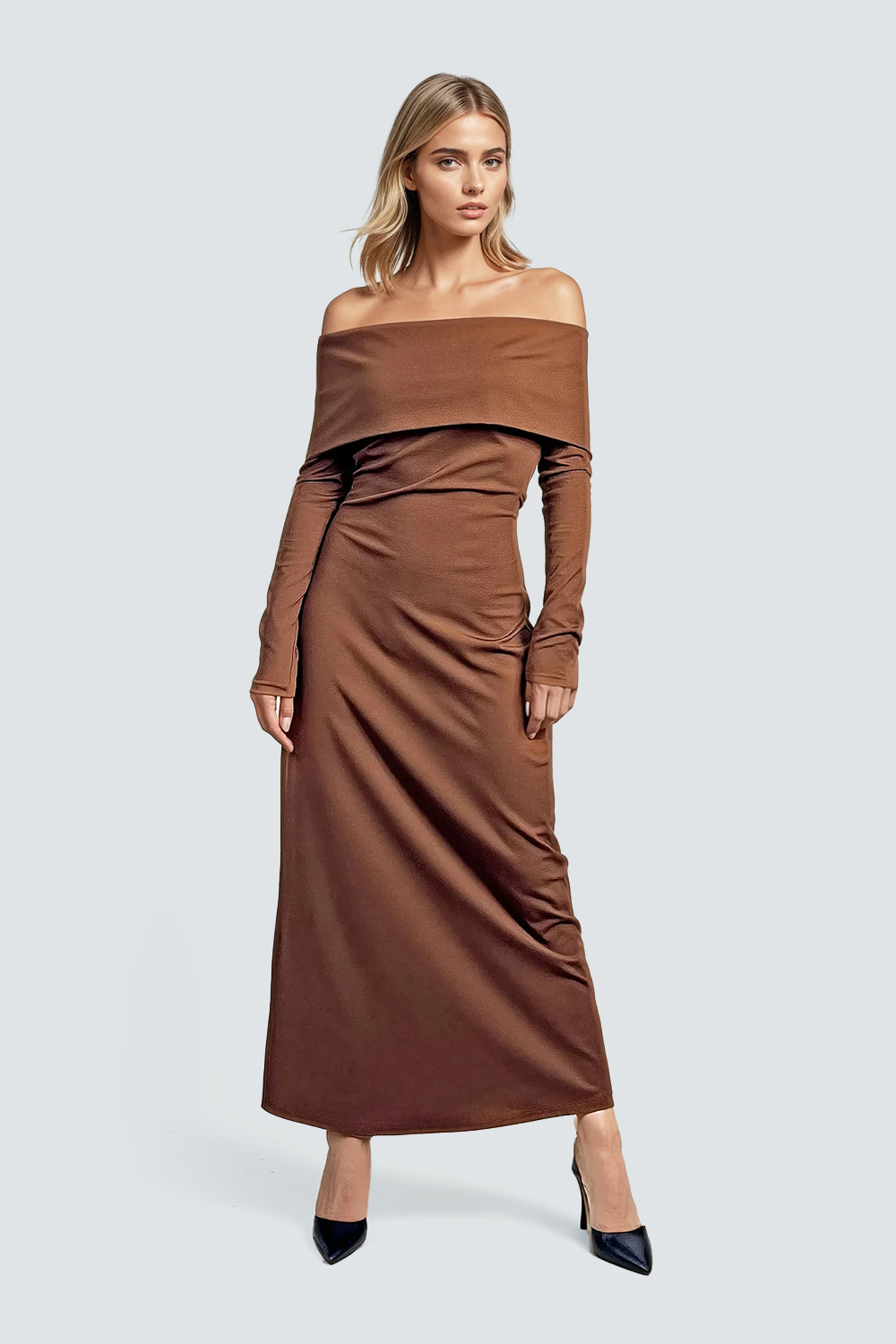 Rochie maro maxi cu umerii goi