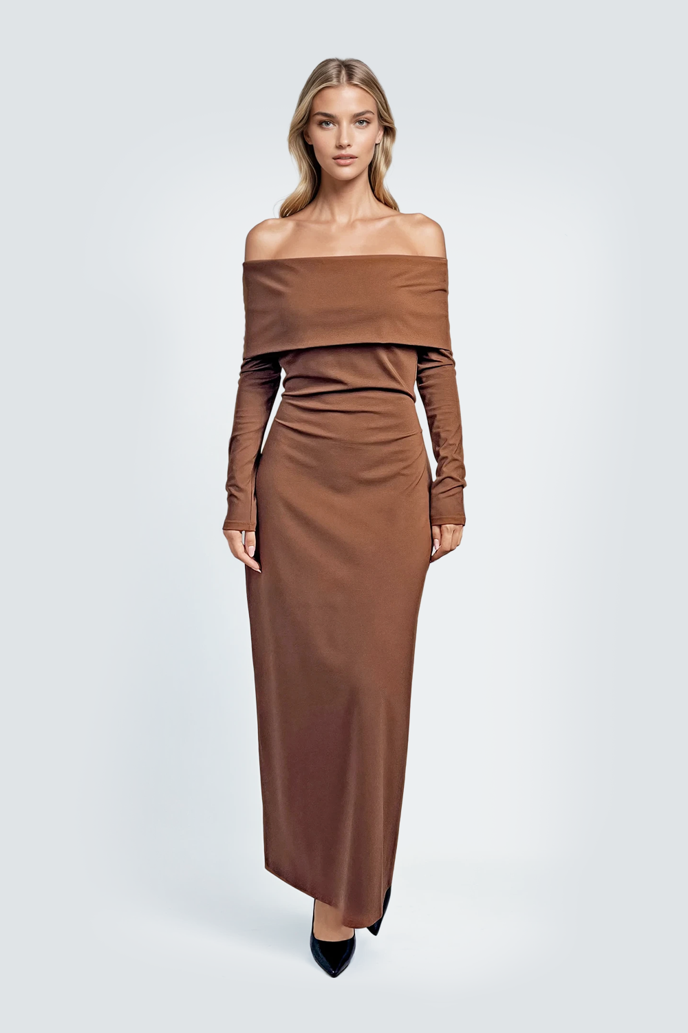 Rochie maro maxi cu umerii goi