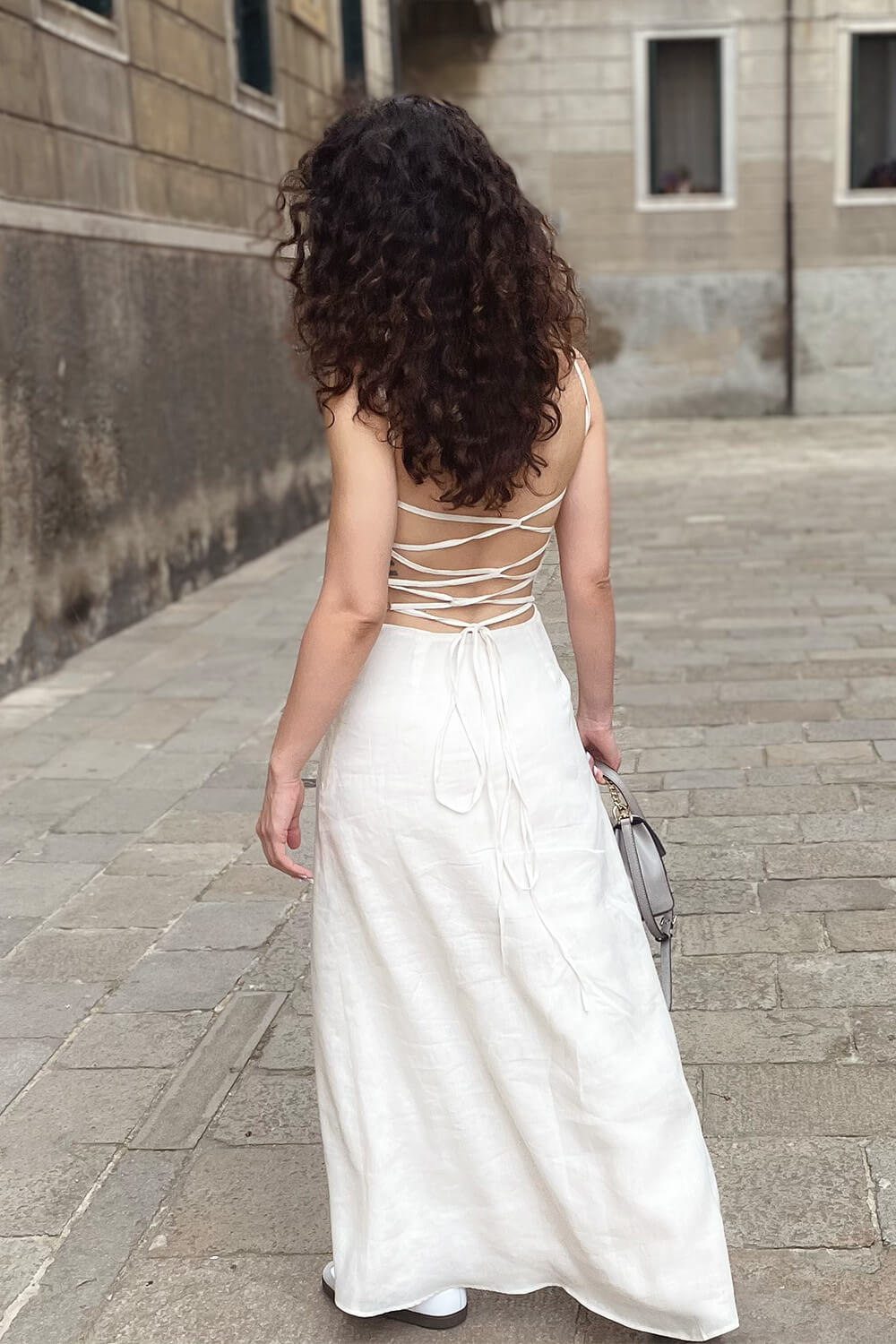 Rochie din in cu spate decupat și prindere cu șireturi