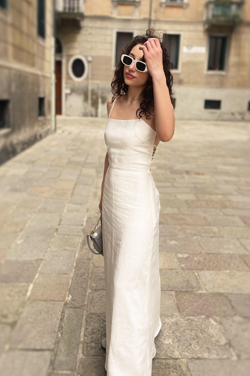 Rochie din in cu spate decupat și prindere cu șireturi