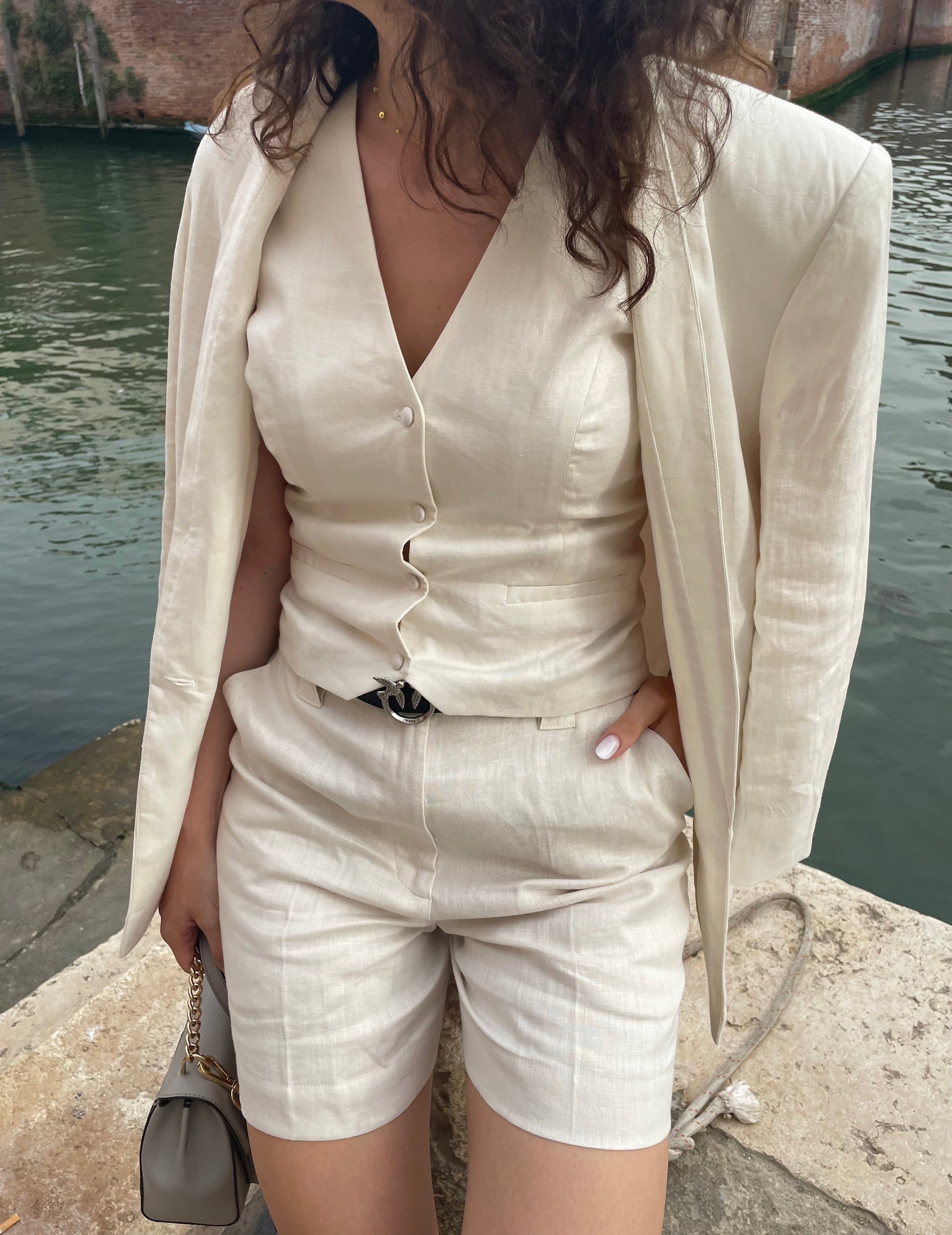 Pantaloni scurți din in 100%